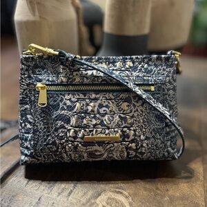 EUC Brahmín Brahmin Vida Crossbody in the Blue Filigree Melbourne